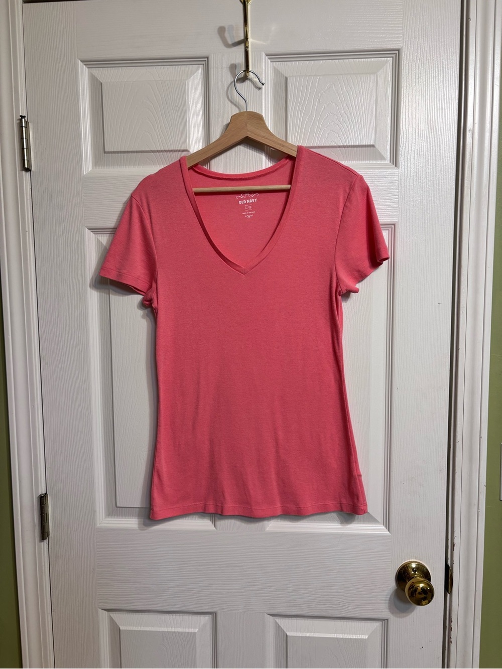 Old Navy Women’s Coral-Pink V-Neck Short Sleeve Tee VGC Size L Classic Y2K 90’s